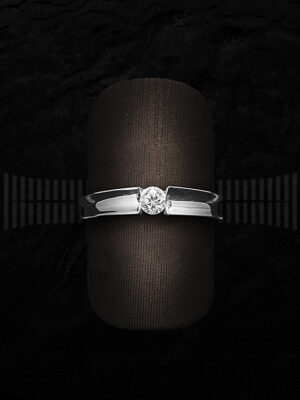 Sortija Solitario de Oro Blanco con Diamantes