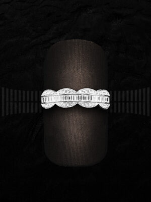 Sortija de Oro Blanco con Diamantes