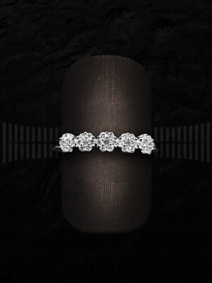 Sortija de Oro Blanco con Diamantes