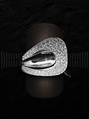 Sortija de Oro Blanco con Circonitas