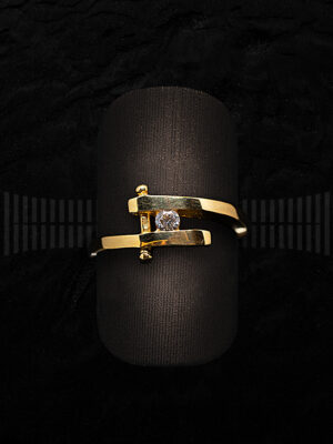 Sortija de Oro Amarillo con Circonita