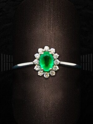 LUM 39DE_ROSETA ORO BLANCO ESMERALDA Y BRILLANTES-detalle