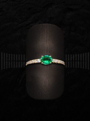 Sortija Oro amarillo esmeralda y brillantes