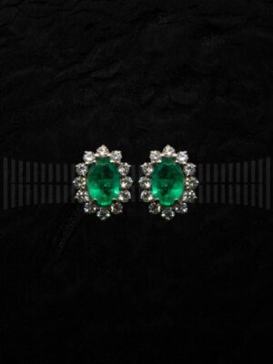 Roseta esmeralda y brillantes