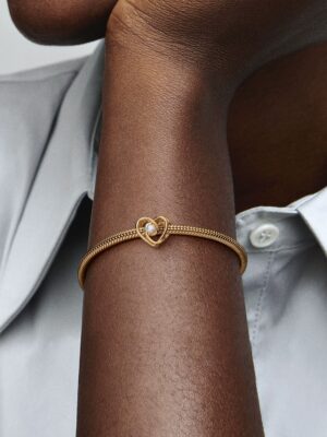 Charm Perla Cultivada de Agua Dulce Tratada y Corazón de Filigrana