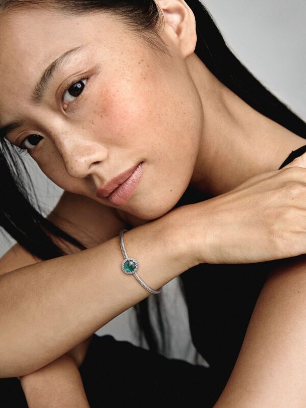 Charm en plata de ley Corazones Radiantes Verde